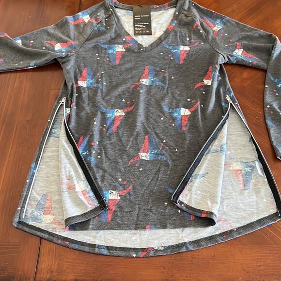 PrinStory Gray Patriotic Print Long Sleeve Knit Top NWT - Picture 7 of 11